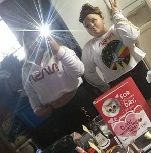 Meet your Posher, Skylar